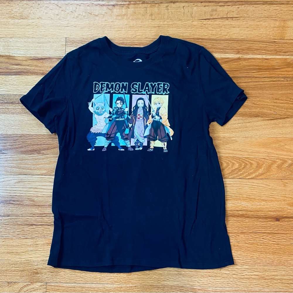 Demon Slayer BLACK tshirt size medium